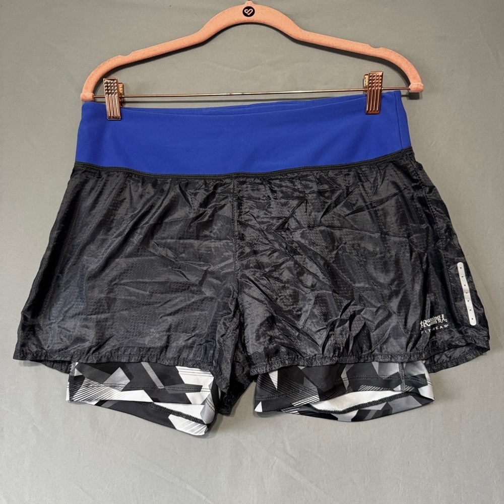 Running Room Womens Size Medium Shorts Yoga Fitness Workout Gym Athletic Sporty